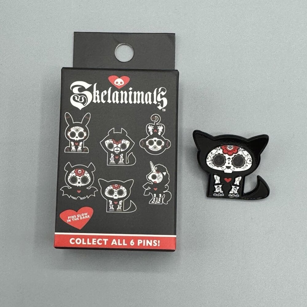 Skelanimals Day Of The Dead Blind Box Enamel Pin KIT Cat New Open Box